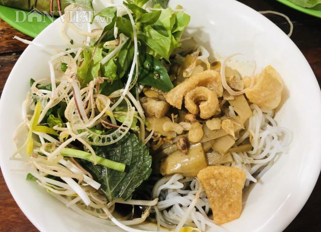 Chuyện lạ Gia Lai: Bún cua thối, vừa ăn vừa bịt mũi thế mà là đặc sản, ăn riết rồi nghiền-6