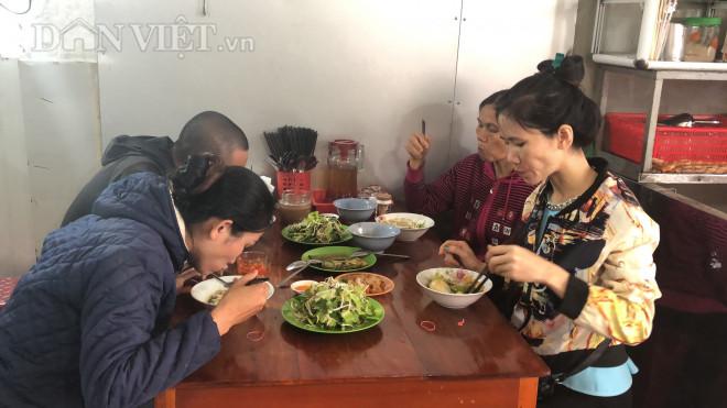 Chuyện lạ Gia Lai: Bún cua thối, vừa ăn vừa bịt mũi thế mà là đặc sản, ăn riết rồi nghiền-7