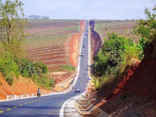 Con đường dốc dựng đứng ở Việt Nam khiến dân mạng chú ý-2