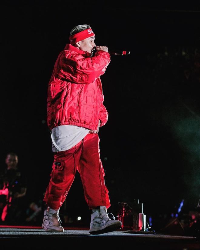 Rapper Binz ngoài đời thích mặc đồ Gucci đắt đỏ, quần áo màu nổi-4