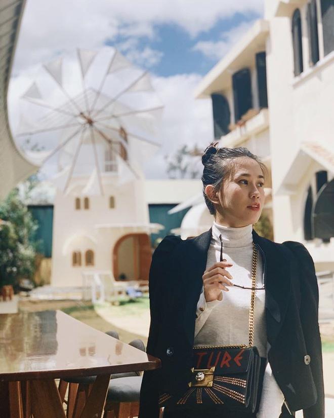 Đã chia tay bạn trai thiếu gia hơn một năm, Ngọc Thảo vẫn chưa công khai người mới. Tại trang cá nhân, cô thường đăng ảnh trong các dự án hay tụ họp bạn bè. 9X từng chia sẻ với Zing đã tậu được nhà sang sau nhiều năm hoạt động nghệ thuật.