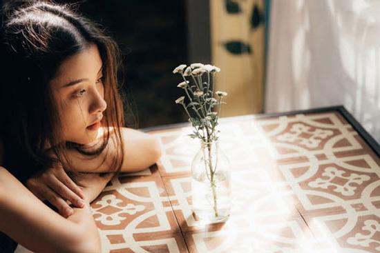 Dân mạng xót xa câu chuyện mẹ trẻ mất con sau chuyến công tác trá hình của chồng