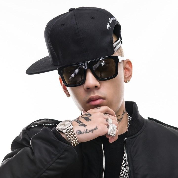 Illionaire Records tuyên bố đóng cửa sau 9 năm hoạt động. Công ty được thành lập bởi rapper The Quiett và Dok2. Vừa qua Dok2 vướng vào bê bối mua hàng hiệu quỵt tiền.