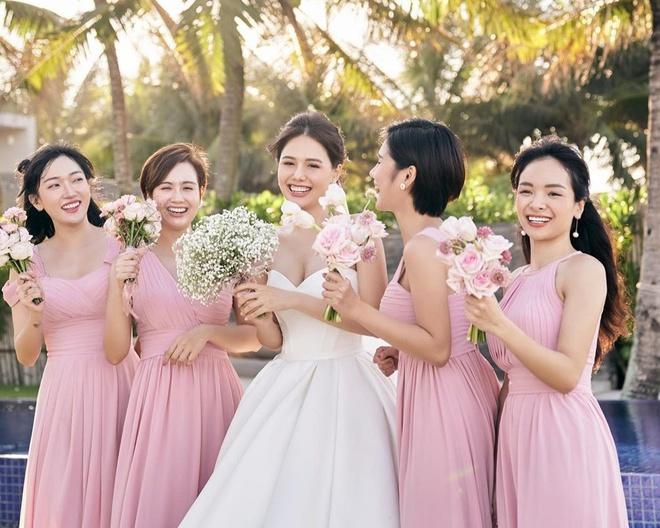 Dàn phù dâu toàn hot girl đời đầu trong lễ cưới Phanh Lee-8