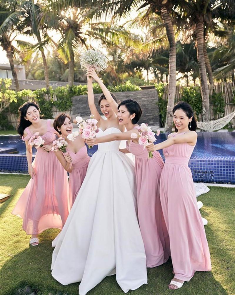 Dàn phù dâu toàn hot girl đời đầu trong lễ cưới Phanh Lee-10