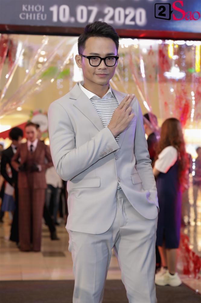 Nhã Phương lẻ bóng đến ủng hộ Ái Phương ra mắt phim mới-9