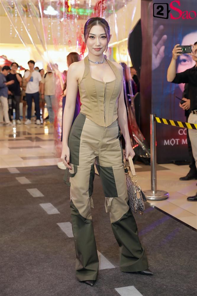 Nhã Phương lẻ bóng đến ủng hộ Ái Phương ra mắt phim mới-20