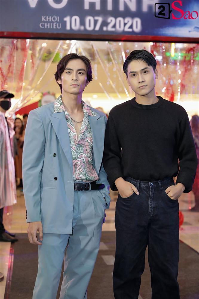 Nhã Phương lẻ bóng đến ủng hộ Ái Phương ra mắt phim mới-17