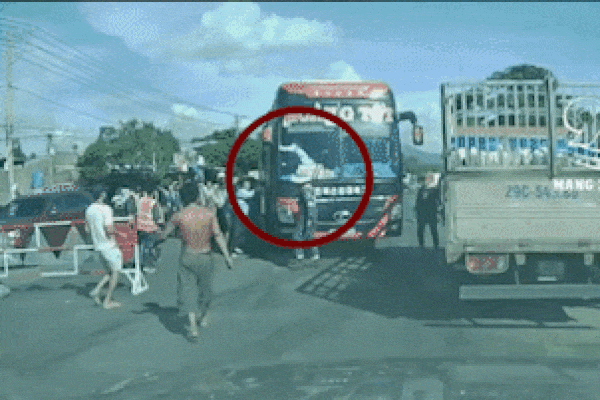 Hải Dương: Đau lòng con trai đánh mẹ già 84 tuổi bại liệt phải nhập viện cấp cứu-3