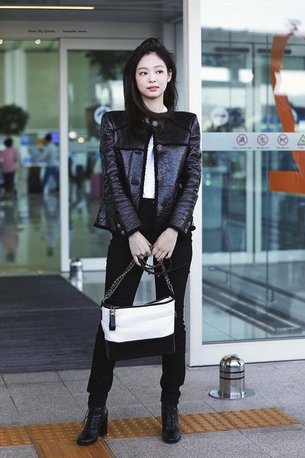 6 khoảnh khắc Jennie Black Pink chiếm dụng sân bay thành sàn diễn cây nhà lá vườn-6