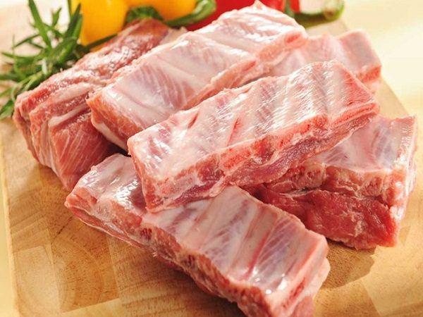 Khi mua sườn, thấy có 4 dấu hiệu này đừng có dại mang về dù giá rẻ đến mấy-1