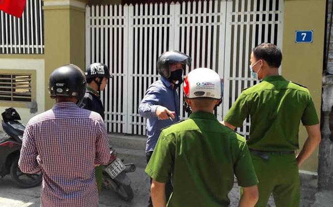 Vụ nam thanh niên bị chặn đường đổ xăng đốt: Món nợ 2,5 triệu đồng và mâu thuẫn đồng nghiệp cũ?-1