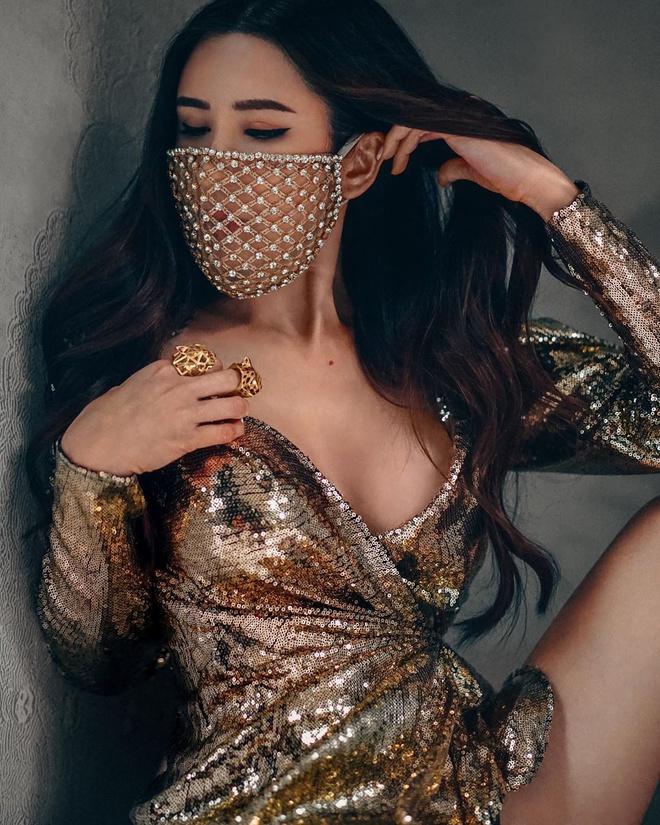 Paris Hilton bị ném đá vì đeo khẩu trang đính đá có như không-2