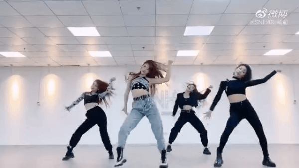 Học trò Lisa tại show Trung rủ nhau dance cover How You Like That nhưng Khổng Tuyết Nhi và Hứa Giai Kỳ ai nhảy đẹp hơn?-2