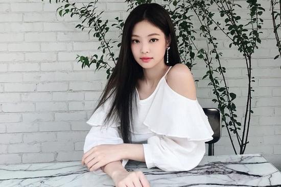 Những cú phốt 'nhảy mà như tập dưỡng sinh' của Jennie BLACKPINK