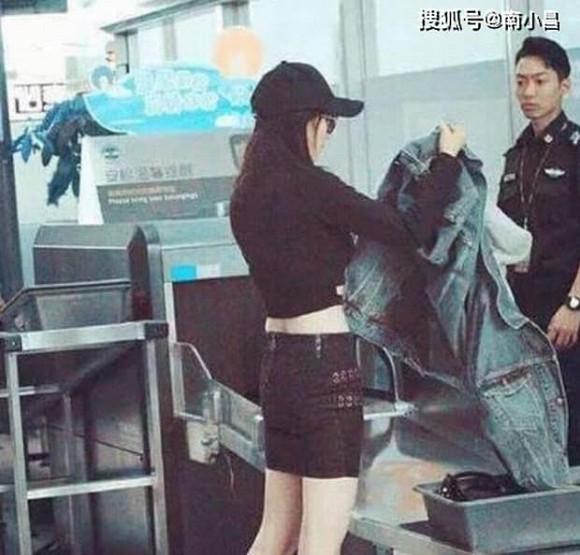 Tưởng sở hữu đường cong nóng bỏng, hóa ra Dương Mịch dùng quần độn để trị mông lép?-2