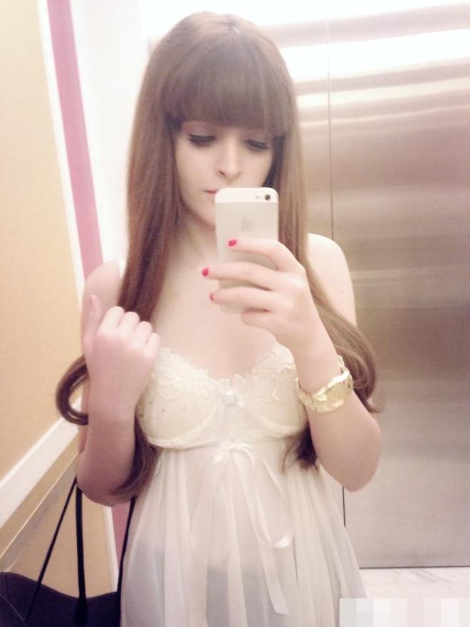 Mỹ nhân Việt và những chiếc váy ngủ trễ nải nóng bỏng trên màn ảnh-7