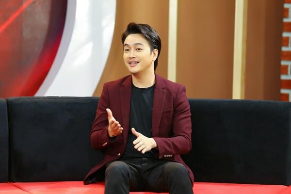 Cựu trưởng nhóm HKT kể lại thời đi hát ăn mặc quái dị-1