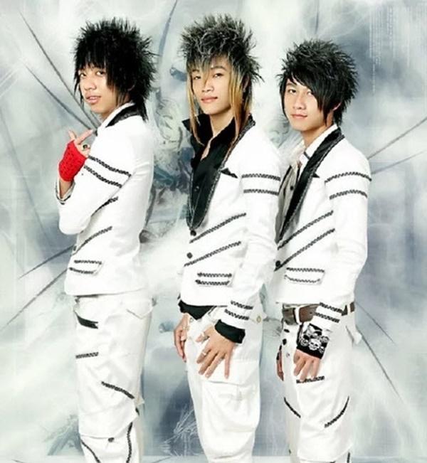 Cựu trưởng nhóm HKT kể lại thời đi hát ăn mặc quái dị-2