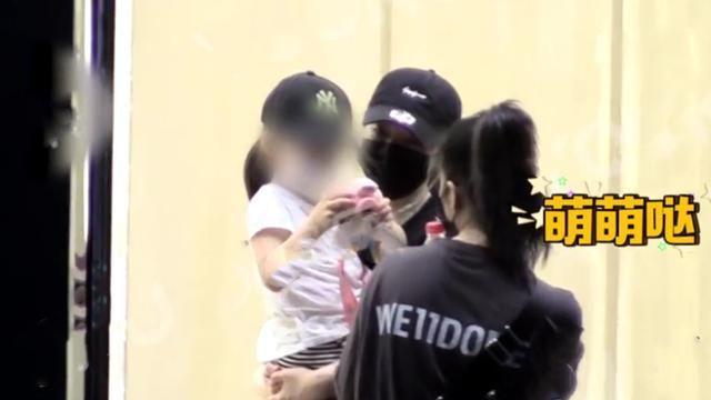 Đổng Tuyền hẹn hò mỹ nam kém 11 tuổi sau khi ly hôn chồng cũ tội hiếp dâm tập thể-6