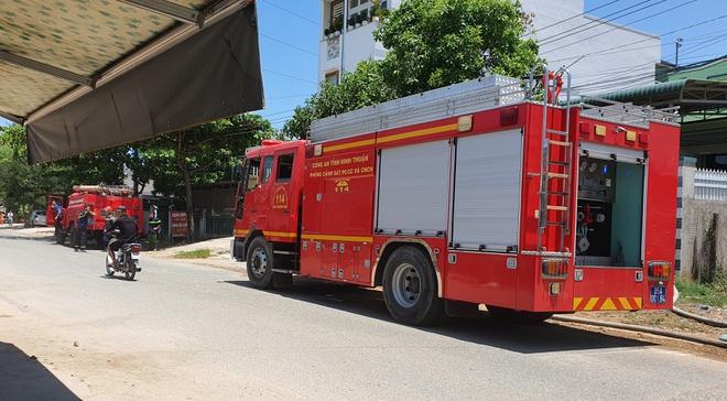 Cháy khu tiếp xăng sân bay quân sự Thành Sơn