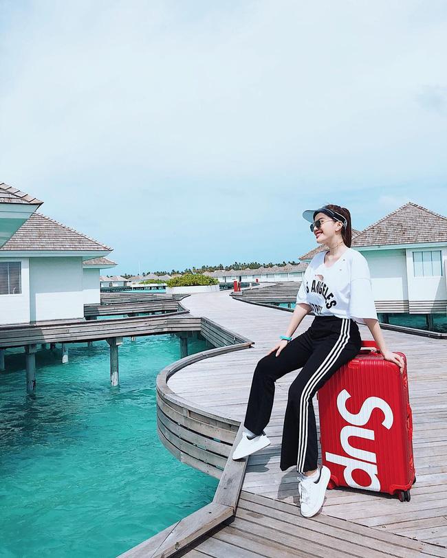 Bảo Thy khoe phòng chất đồ hiệu như trung tâm thương mại-9