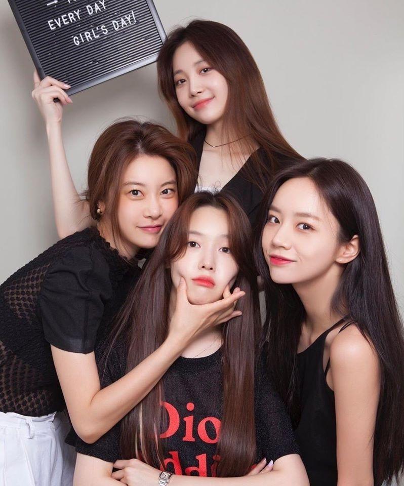 Các cô gái Girl's Day tụ họp kỷ niệm 10 năm debut.