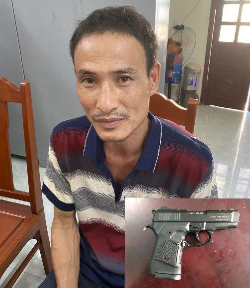 Nổ súng sau va chạm giao thông, nhiều người chạy tán loạn-1