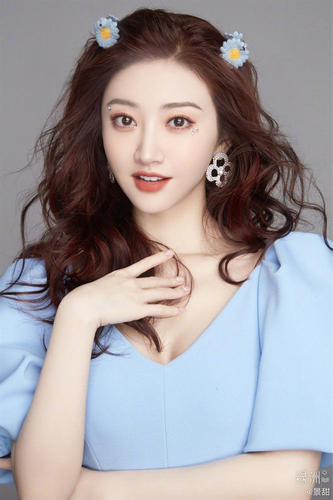 Mỹ nữ Bắc Kinh Cảnh Điềm gây sang chấn tâm lý với vẻ đẹp hack tuổi-7