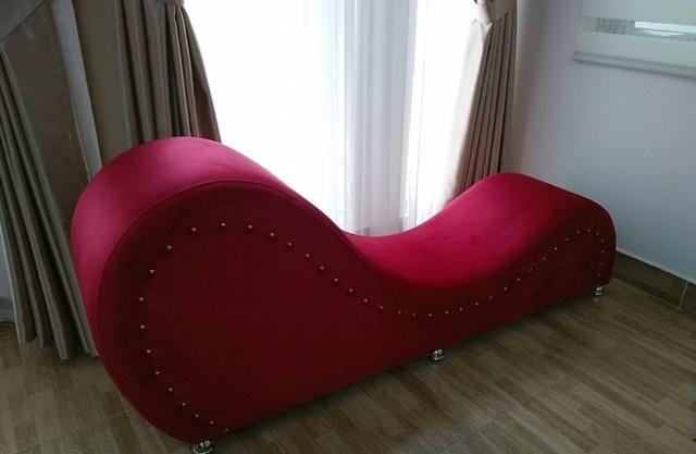 Đặt ghế tình yêu đổi gió với vợ nhưng sợ hàng xóm bàn tán, anh chàng dặn shipper giữ kín bí mật nào ngờ gặp tai nạn-2