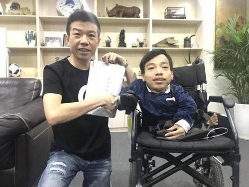 Chú rể 90cm kết hôn với cô dâu 1m70 là thư ký của mình giờ ra sao?-5