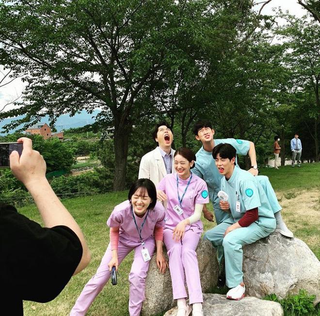 Kim Soo Hyun bớt đẹp trai một nửa vì sở thích chụp ảnh tự dìm-3