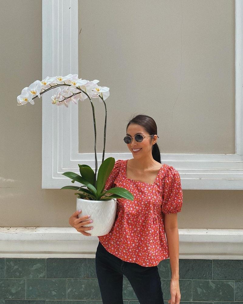 Lệ Quyên xách túi Hermès giữa bão hàng giả - Hương Giang e ấp gái mới lớn-5