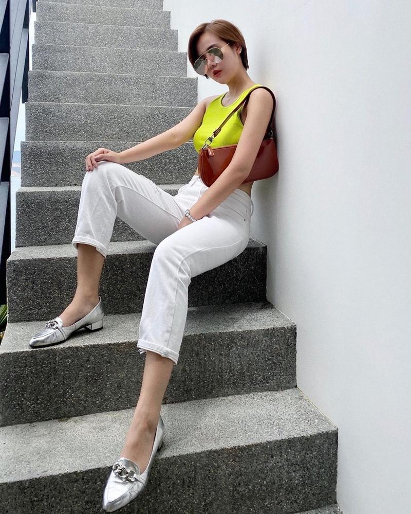 Lệ Quyên xách túi Hermès giữa bão hàng giả - Hương Giang e ấp gái mới lớn-6