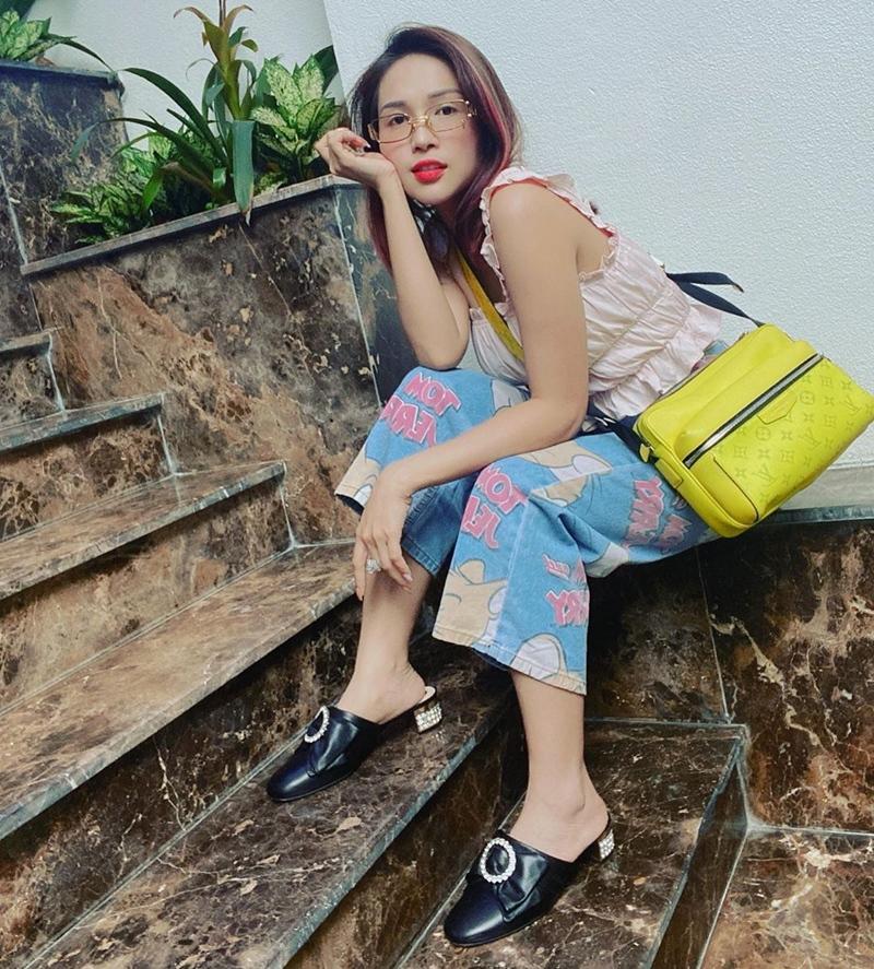 Lệ Quyên xách túi Hermès giữa bão hàng giả - Hương Giang e ấp gái mới lớn-7