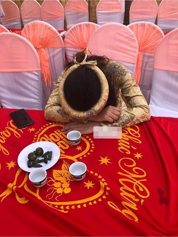 Mời cưới trên Facebook, cô dâu khóc òa cầu xin bạn bè tới dự-1