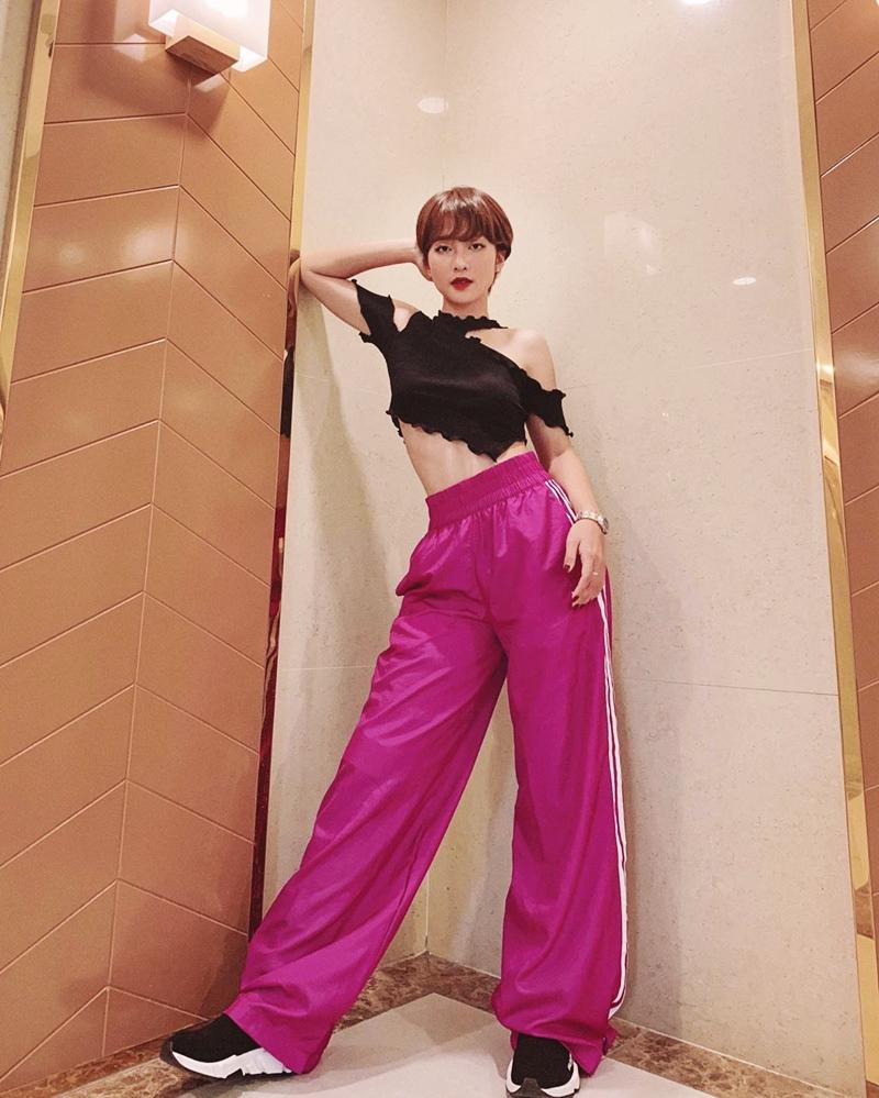 Chi Pu sexy - Phương Ly nữ tính bất ngờ khi cùng diện đầm tím-5