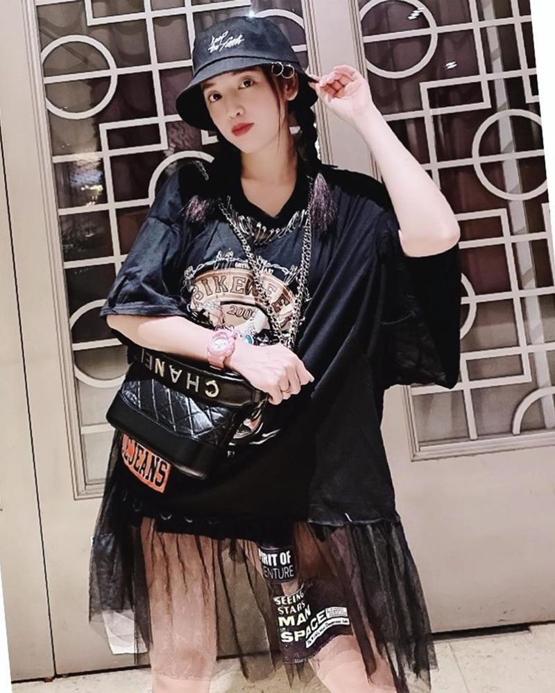 Chi Pu sexy - Phương Ly nữ tính bất ngờ khi cùng diện đầm tím-8