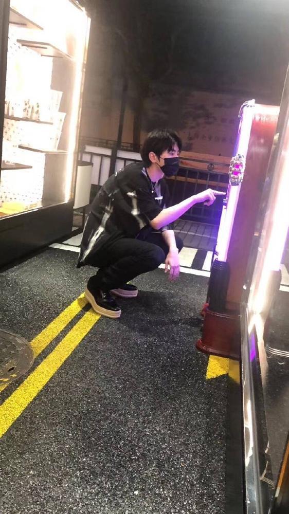 Thái Từ Khôn vẫn đẹp xuất sắc trong ảnh chụp vội bởi người qua đường-1