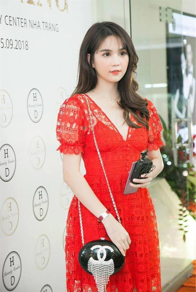 Không phải cứ quần áo đắt tiền là sang, qua tay sao Việt hàng hiệu cũng có lúc rớt giá-2