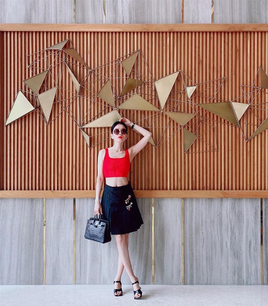 Lệ Quyên diện đồ vừa ngắn vừa bó để khoe vóc dáng chuẩn không cần chỉnh ở tuổi U40-5