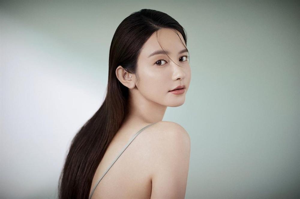 Cảnh gợi dục và mặt tối việc livestream bán hàng ở showbiz-3