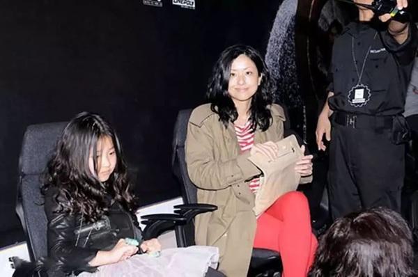 Mẹ chồng ghét vì xấu xí, ăn chơi, nữ hoàng phá của vẫn được chồng đội lên đầu-11