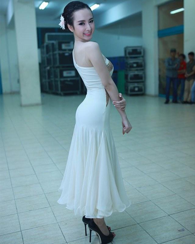 Không cần học sao diện quần độn mông, chị em có thể hack vòng 3 với những trang phục này-5