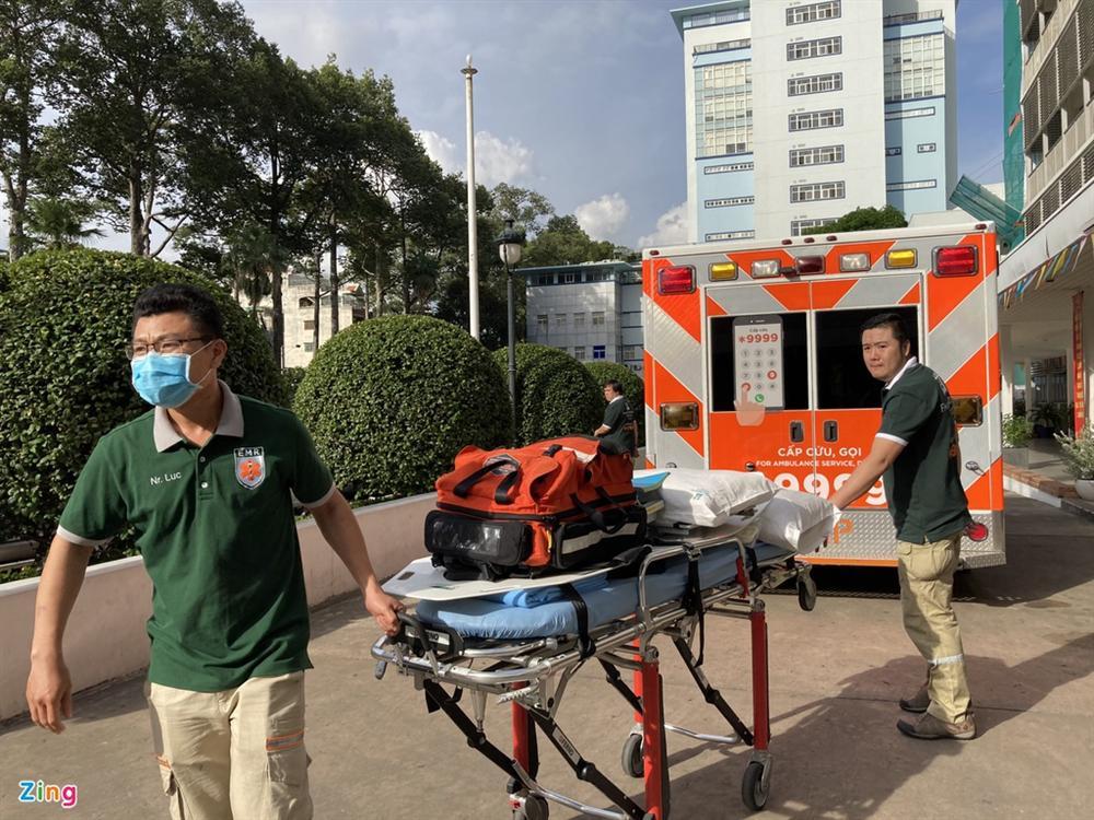 Bệnh nhân 91 lên máy bay bắt đầu hành trình về nước-5