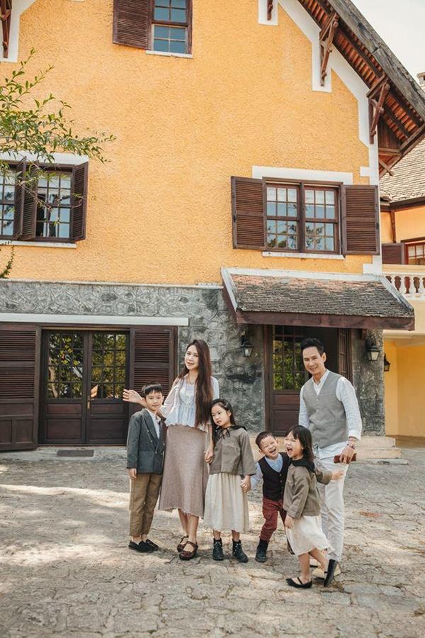 Vợ Lý Hải bị nói máy đẻ nhưng nhìn gia đình 6 người đẹp vậy thật không uổng công-5