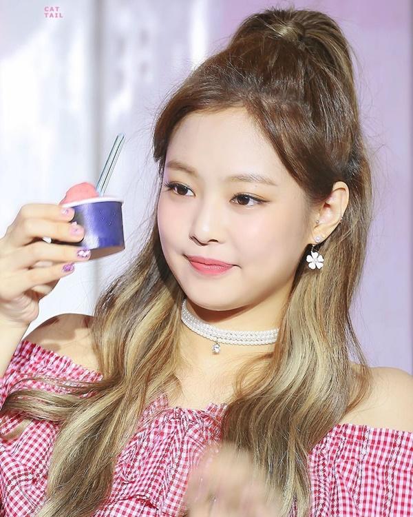 Những Idol Hàn má bánh bao không cần Vline vẫn khiến fan đổ rạp-3