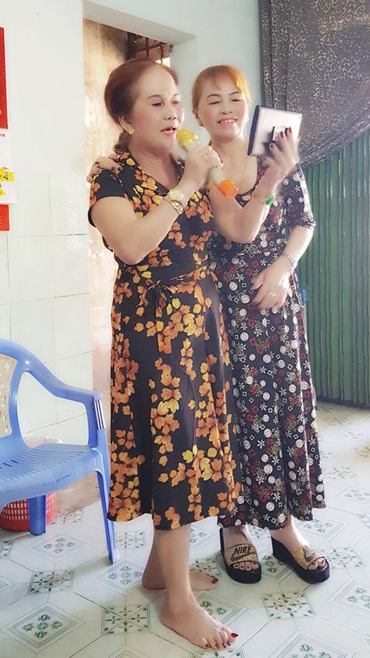 Cô dâu 65 tuổi bị bạn cũ bóc phốt, tiết lộ từ chuyện người hâm mộ, kẻ thứ 3, nhắc đến người đàn ông có tên ông Sáu-2