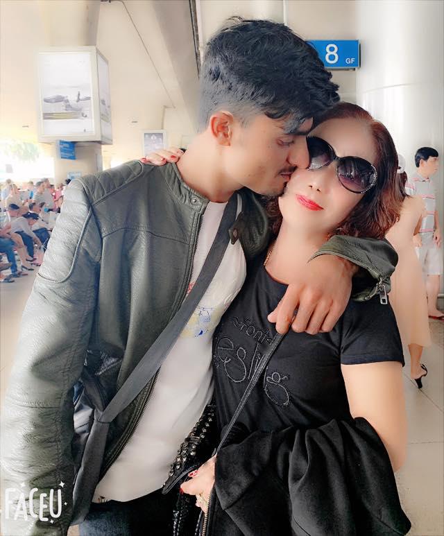 Cô dâu 65 tuổi bị bạn cũ bóc phốt, tiết lộ từ chuyện người hâm mộ, kẻ thứ 3, nhắc đến người đàn ông có tên ông Sáu-3