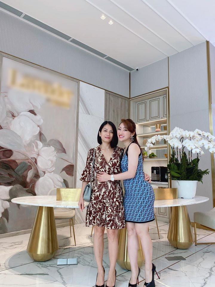 Bạn gái Chi Bảo đăng ảnh thân thiết bên mẹ chồng tương lai và vợ cũ người yêu-1